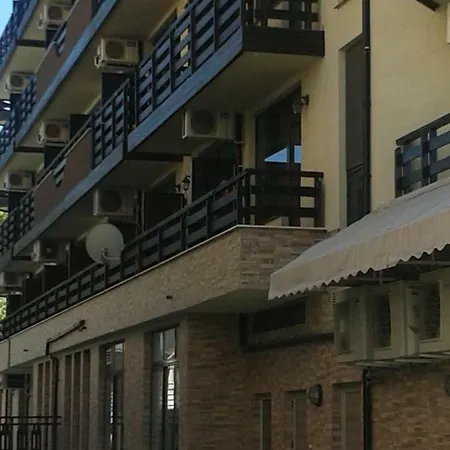 Vigo Beach Aparthotel *